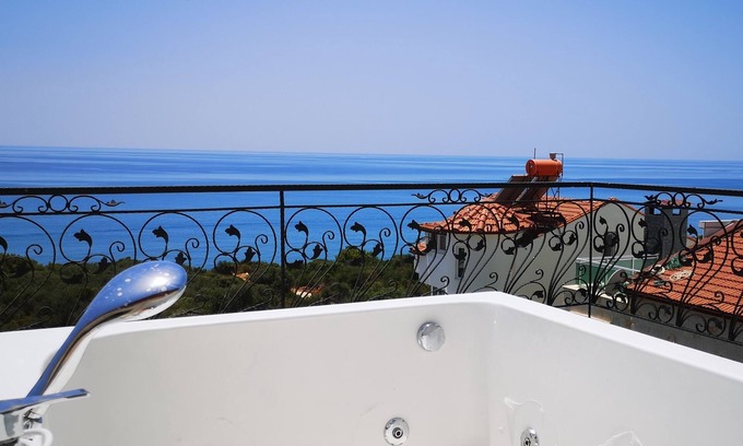 Demre Villa | Seaside Bliss: Villa Nova
