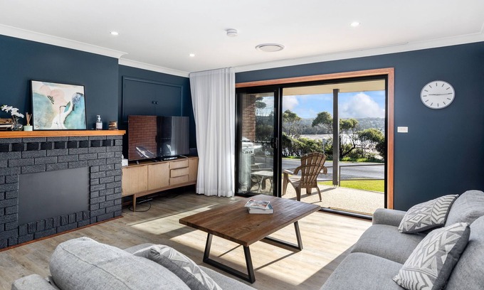 Dolphin Point House | Seaside Breeze