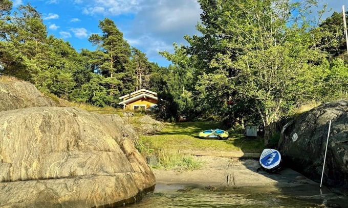 Kragero Cabin | Seaside cabin with boat and beach in Kragerø