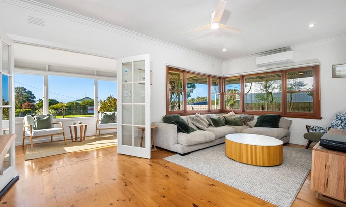 Portarlington House | Seaside Chic: stylish, private, conveniently located, minutes from beach/town