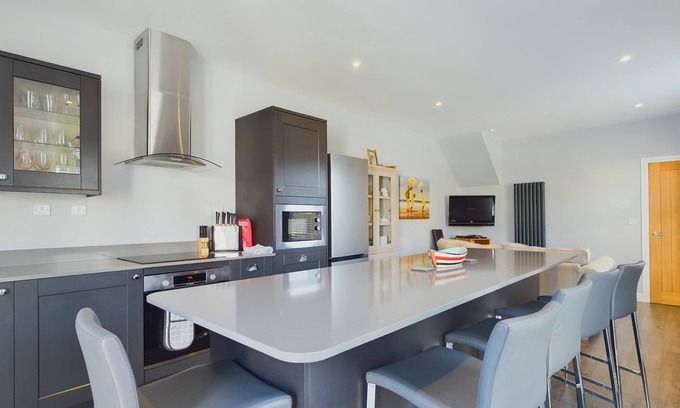 Ryde Ski Chalet | Seaside Cottage