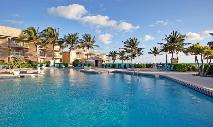 Crystal Harbour Apartment | Seaside Dream! 2 Spacious Units, Outdoor Pool, Steps to North Sound Golf Club!