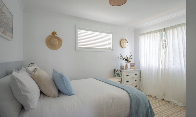 Heybridge Apartment | Seaside Escape with Stunning Views