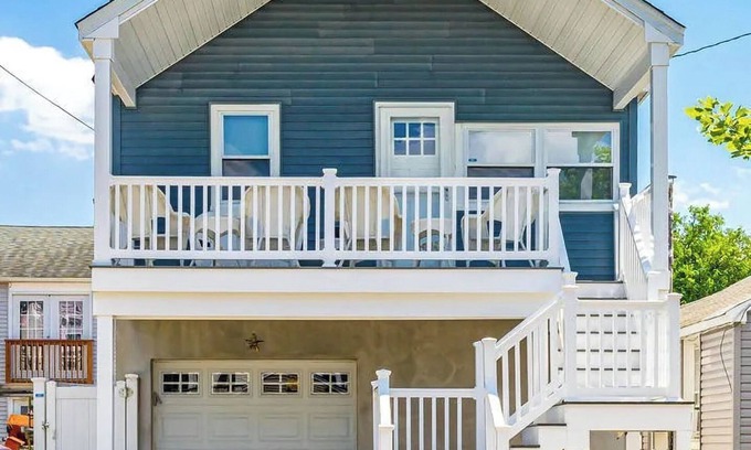 Seaside Heights House | Seaside Heights getaway two blocks from the beach!