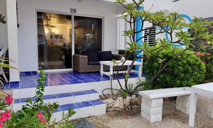 Sabana Westpunt Cottage | Seaside Hideaway for Divers, Dreamers, and Readers