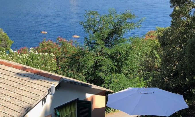 Bonassola House | Seaside holiday home in Bonassola, Madonnina della Punta, near Cinque Terre