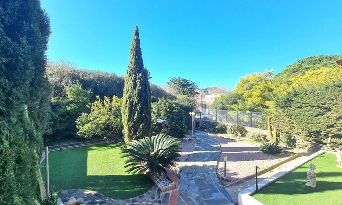 Port-Vendres Apartment | Seaside House in Port-Vendres: AC, Garden, Parking, WiFi
