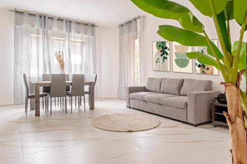 Marina di Massa Apartment | SEASIDE LOFT - 3 camere,2 bagni a 300 mt dal mare