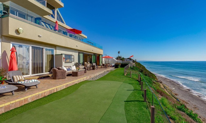 Leucadia House | Seaside Luxury Duplex with Putting Green E950-0