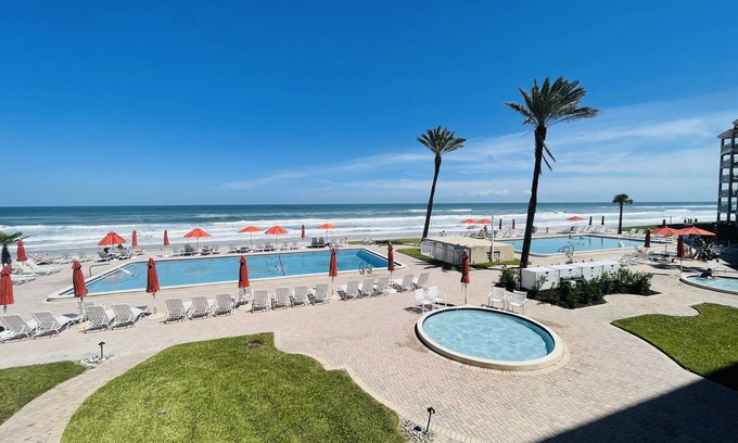 New Smyrna Beach Condo | Seaside Oasis in New Smyrna Beach, FLnn