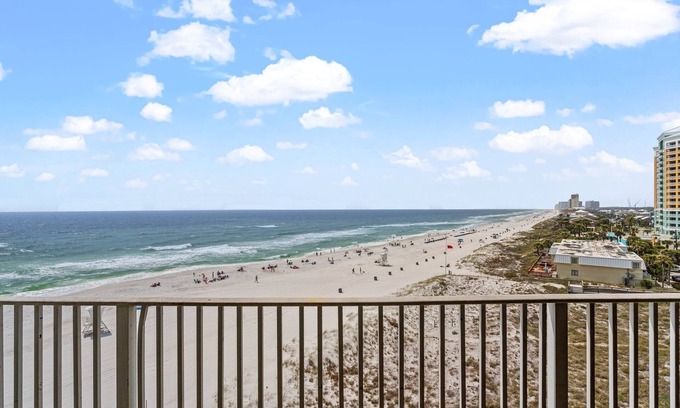 Silver Sands Beach Condo | *Seaside OASIS* 2B-2B Condo with a Gorgeous View!