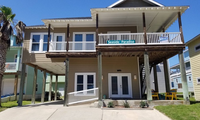 Sand Point House | Seaside Paradise – Downstairs Unit - 1BR/1BA – Close to beach and pool!