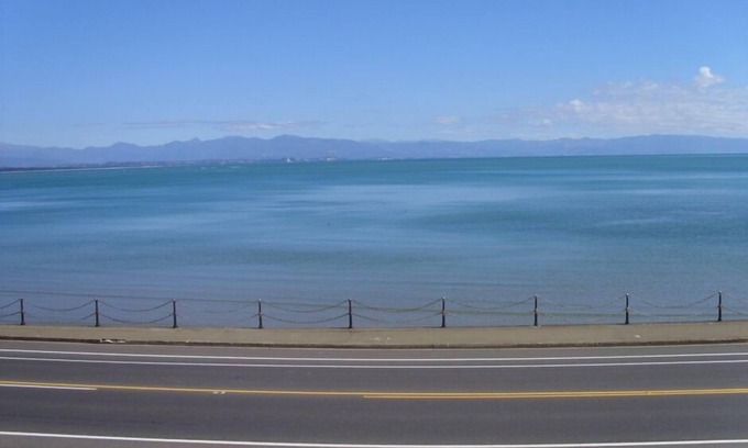 Nelson Apartment | Seaside Paradise Executive Apartment on Nelson’s iconic Waterfront