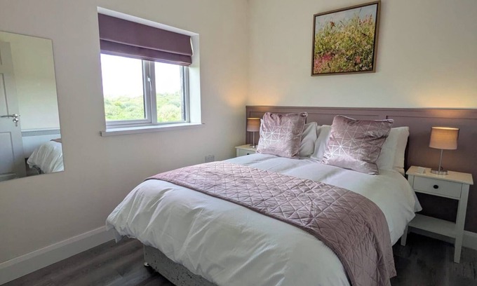 Inverin Apartment | Seaside Retreat - 4 Guests - Near Aran Islands