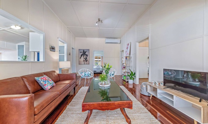 Cannonvale House | Seaside Sea Shanty - Pet Friendly