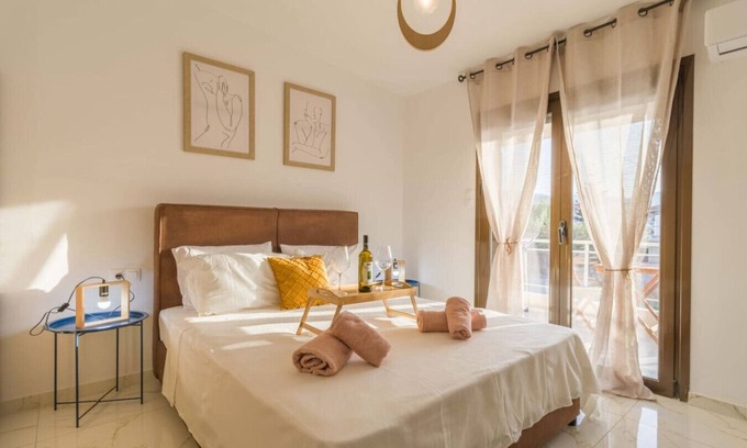 Kato Almiri Apartment | Seaside Serenity Suite in Loutra