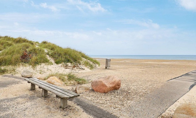 Brovst Apartment | Seaside Serenity in TAYsinge-By Traum