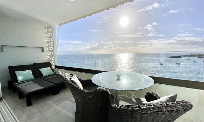 Patalavaca Apartment | Seaside Serenity: Luxury with a Gourmet Twist