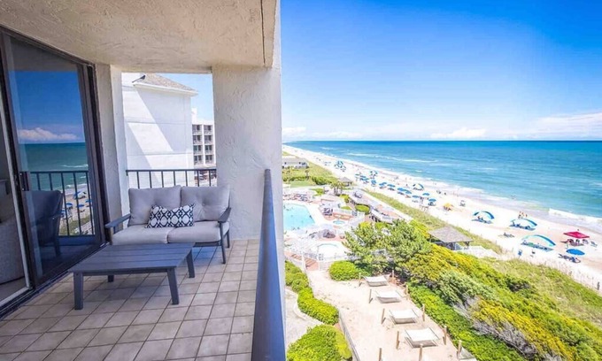 Wrightsville Beach Condo | Seaside Solace: Panoramic Views Ocean front property with pool