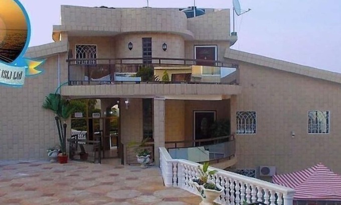 Freetown House | Seaside Suites and Hotel Room #112