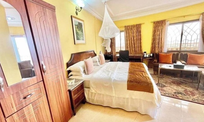 Freetown Hotel | Seaside Suites and Hotel Room #115