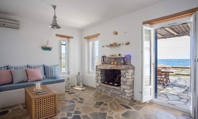 Parikia Villa | Seaside Villa, Costal vibes & walk to Beach