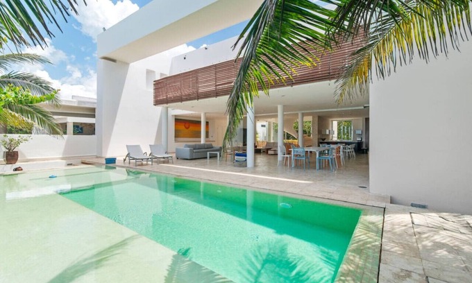 Chicxulub Puerto House | Seaside Villa - Padel & Glamping by LAHOS