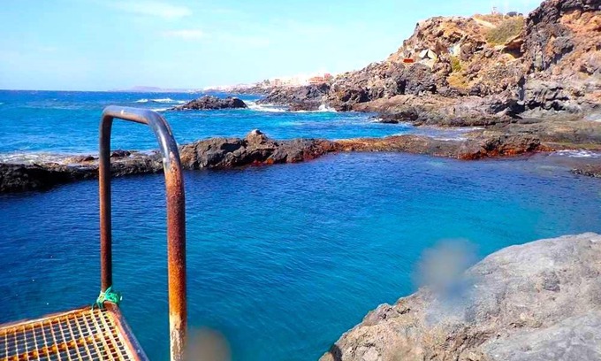 Los Abrigos Apartment | Seaside Whale Apartments WIFI 2D