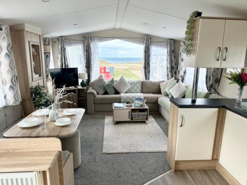 Redcar House | Season Stays