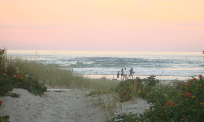Wells Beach Cottage | Seasonal Duplex Maine Cottage (2023 dates - Check back 1-15-23)