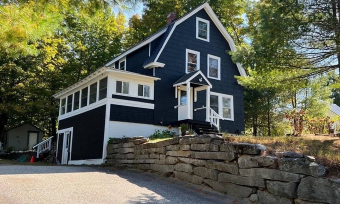 Bethel House | Seasonal rental 25/26 Spacious & Bright- Charming New England home