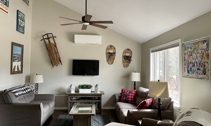 Bartlett House | Seasons at Attitash Townhouse - Sleeps 10, 2Bedroom, 2 Bath, Family Friendly!