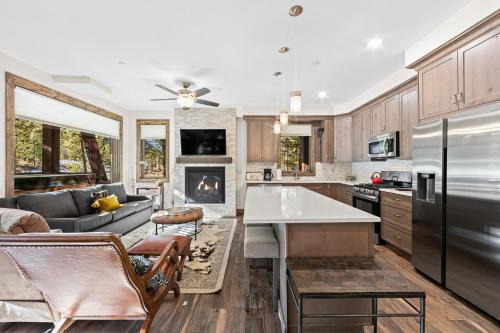 Lakeside Village Apartment | Seasons at Keystone 1886 by Summit County Mountain Retreats