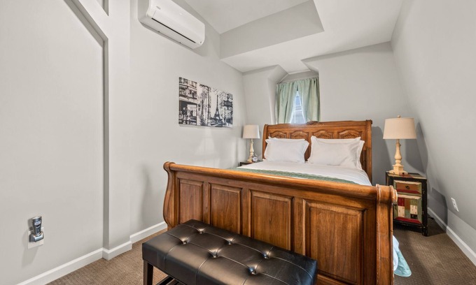 Wallingford Center Apartment | Seasons Hospitality offers all new 1Br with tons of charm