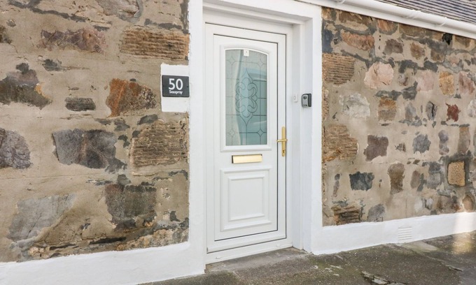 Buckie Cottage | SEASPRAY COTTAGE, pet friendly, country holiday cottage in Buckie