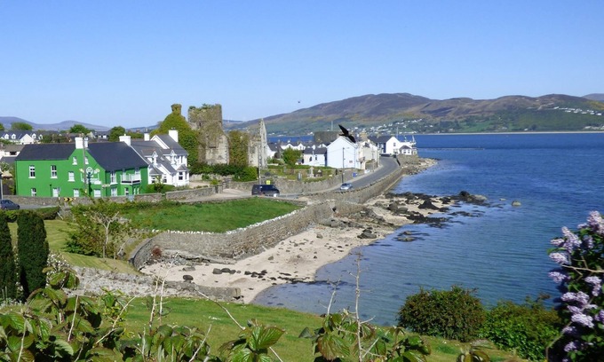 Rathmullan House | Seaspray cottages is a 3 minute walk from a sandy beach and village