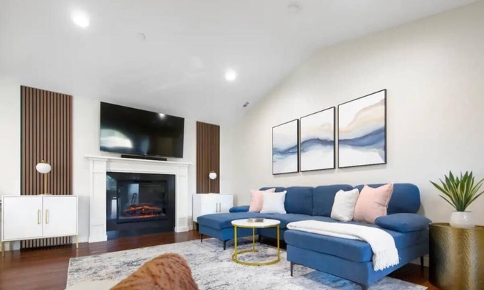 Seattle Metro Area House | Seattle Getaway New Home + Gym