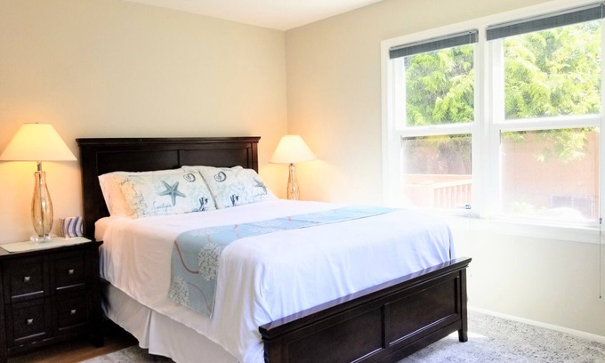 Bryn Mawr-Skyway Apartment | Seattle Serene Escape
