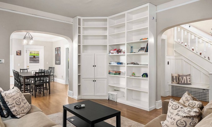 West Queen Anne House | Seattle Vacation Home: New Queen Anne - Great Location | Spacious Master Suite! | 5 Star Hospitality