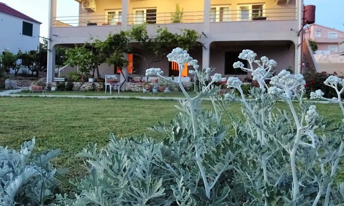 Rtina Apartment | Seaview Apartment House Apt.2 on a great location