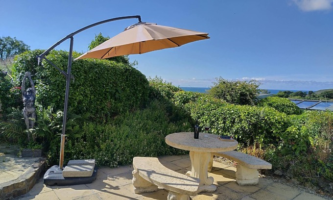 Dinas Cross Cottage | Seaview at Merton Hall, Newport