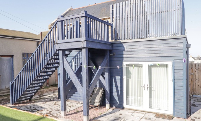 Hopeman House | SEAVIEW AT THE DOOCOT, pet friendly, with open fire in Hopeman