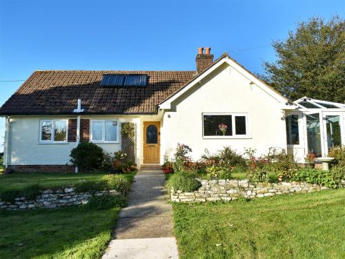 Axminster House | Seaview Bungalow
