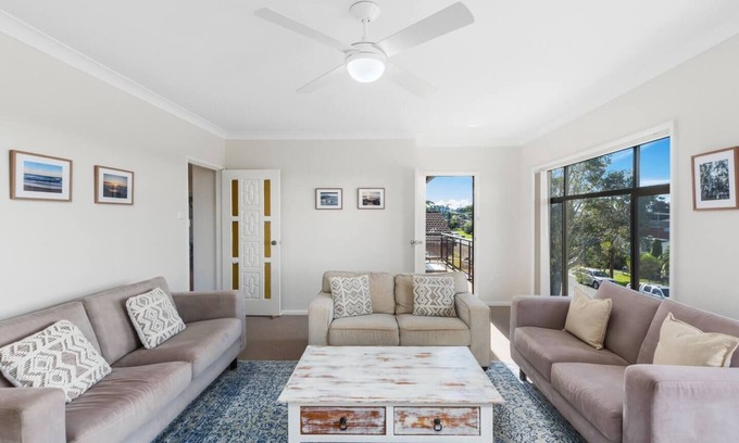 Barrack Heights House | Seaview Escape Beach Family Getaway with Games