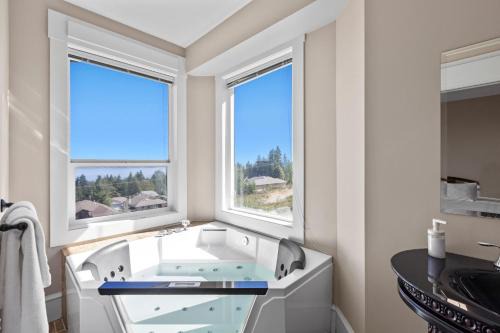 Ladysmith House | Seaview Executive Home