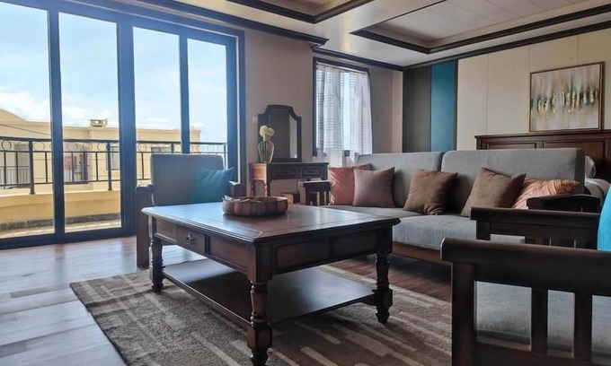 Challengers Hotel | Seaview Gardens
