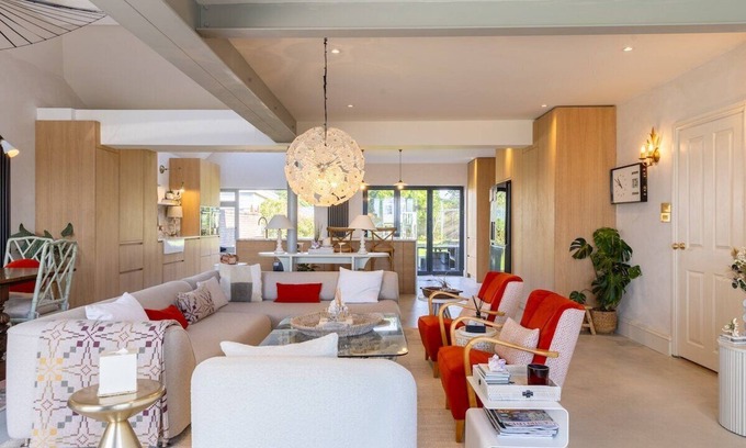 Southgate House | Seaview House (Free Hot Tub)