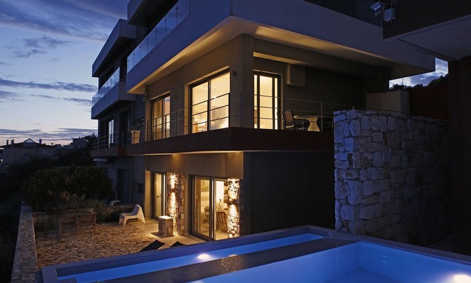 Marathon Villa | Seaview maisonette schinias, is a modern property with exceptional sea view!