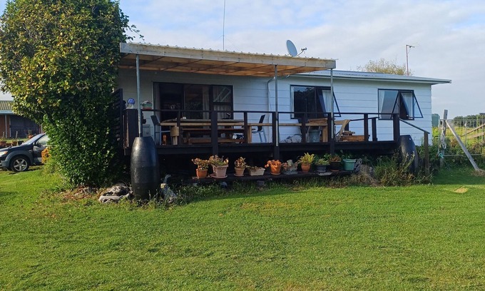 Waihau Bay House | Seaview Paradise with charter fishing, diving, sandy beach and relaxing