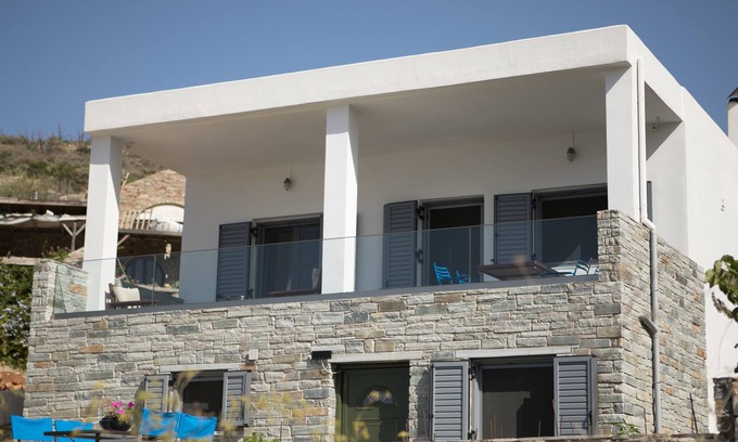 Nea Styra Villa | Seaview VillanOnly 100 meters from the beach and with ulimited sea view.